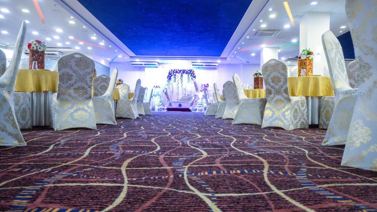 Hotel Blue Sky Kurunegala Dış mekan fotoğraf