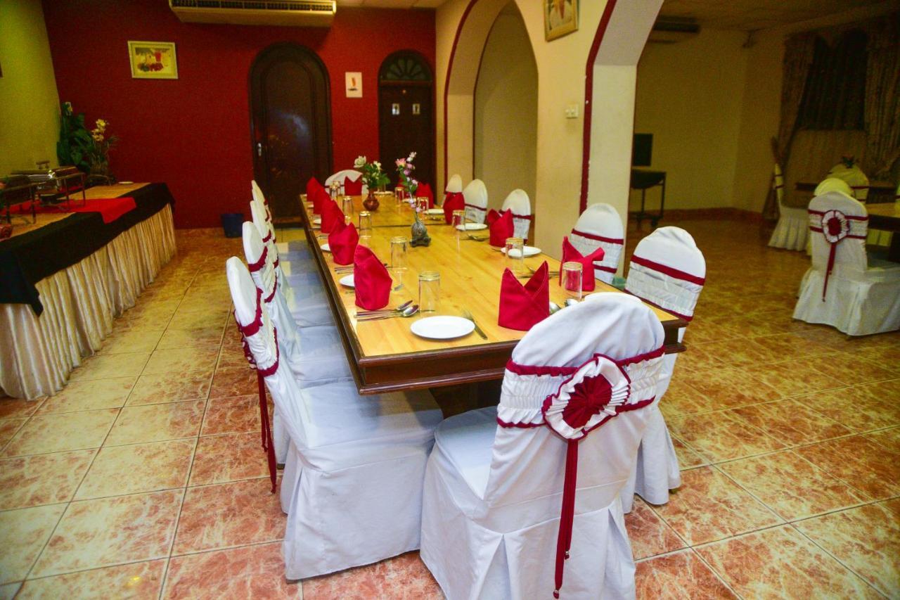 Hotel Blue Sky Kurunegala Dış mekan fotoğraf