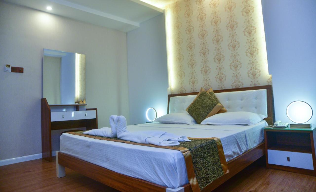 Hotel Blue Sky Kurunegala Dış mekan fotoğraf
