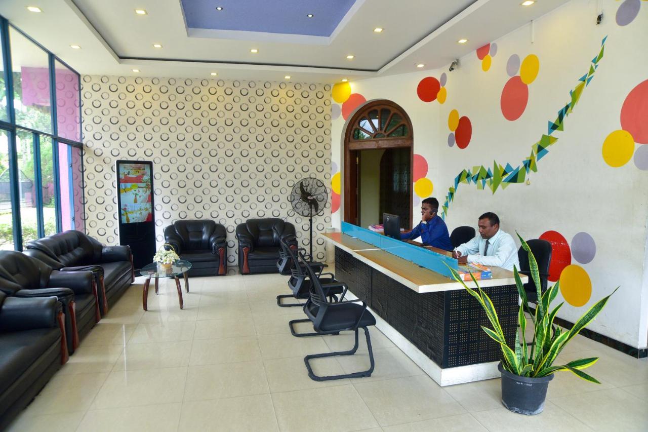 Hotel Blue Sky Kurunegala Dış mekan fotoğraf